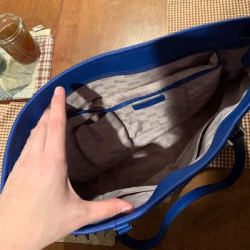 Michael Kors bag - Picture 7 of 8